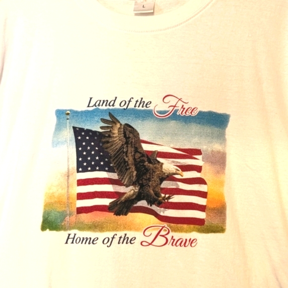 Patriotic Summer Tee Shirt Land of the Free Size L - Picture 1 of 6
